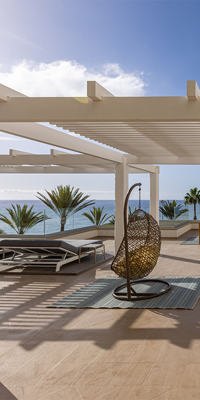  Emblematic image of the general view of the Unique solarium of the Corallium Dunamar by Lopesan Hotels in Playa del Inglés, Gran Canaria 